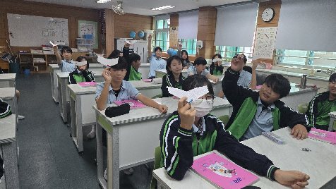독서융합&nbsp;(모스&nbsp;비행기&nbsp;오래날리기&nbsp;독후활동)
